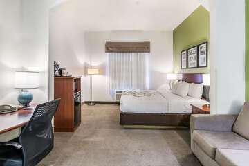 Guest room with one bed