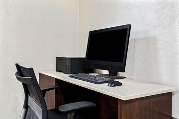 Business Center 61 of 61