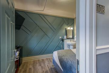 Room 40 of 115