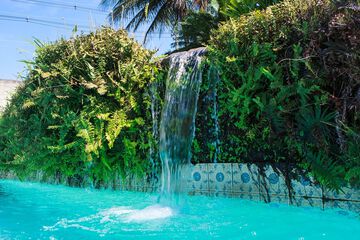 Pool waterfall