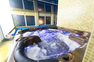 Indoor spa tub