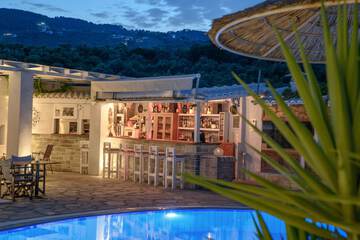 Poolside bar