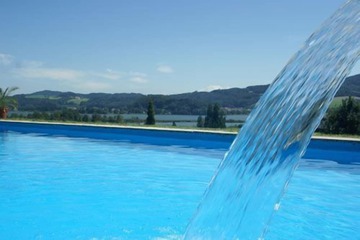 Pool waterfall