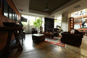 Lobby lounge