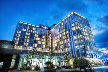 Front of property - evening/night