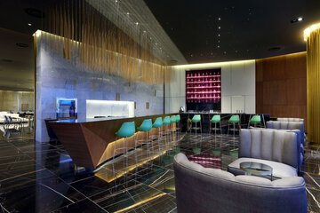 Lobby lounge