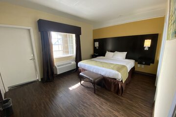 Room 34 of 69