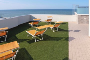 Sundeck