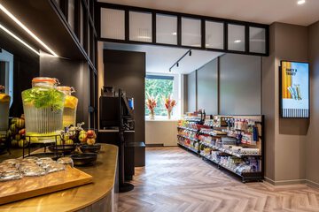 Snack bar