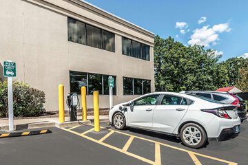 Electric vehicle charging station