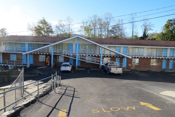 Boone Trail Inn
