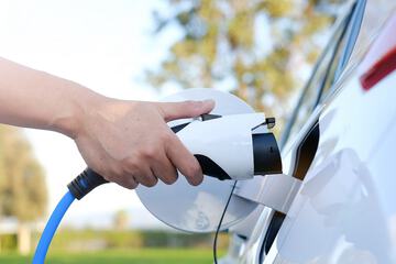 Electric vehicle charging station