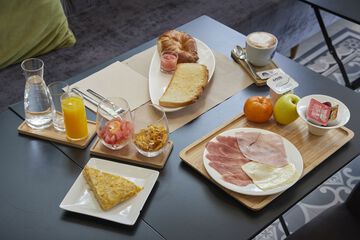 Breakfast meal