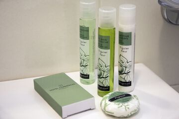 Bathroom amenities