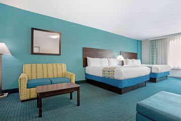 Room 9 of 38
