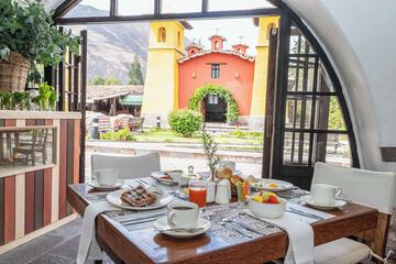 Breakfast area