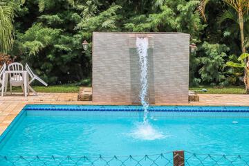 Pool waterfall