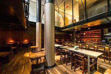 Hotel Bar