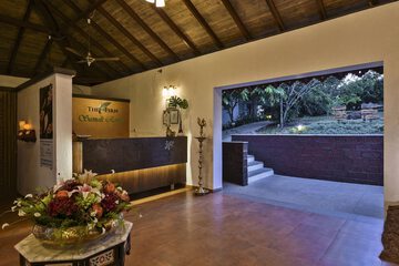 Concierge desk