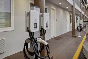 Electric vehicle charging station