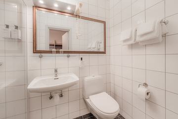 Bathroom amenities