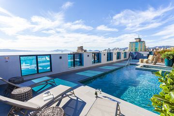 Rooftop pool