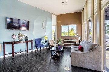 Lobby lounge