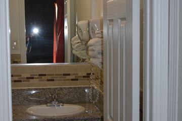 Bathroom sink