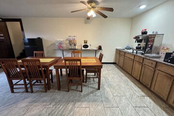 Breakfast area