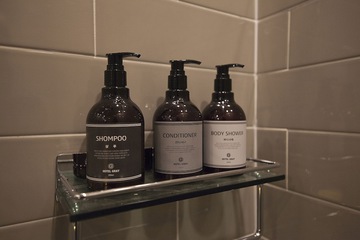Bathroom amenities