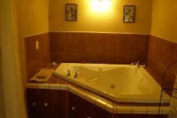 Deep Soaking Bathtub