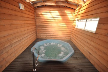 Indoor spa tub
