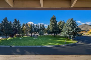 Hotel Exterior 53 of 60