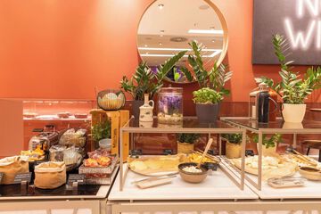 Breakfast area