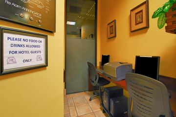 Business Center 75 of 77