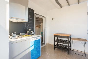 Private kitchenette