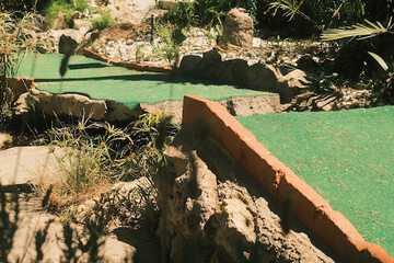 Mini-golf