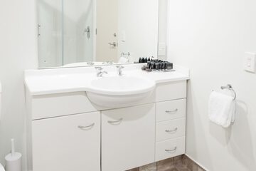 Bathroom sink