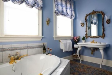 Deep soaking bathtub