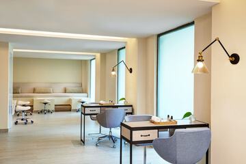 Nail salon