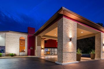Best Western Plus North Canton Inn & Suites
