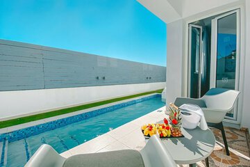 Private pool