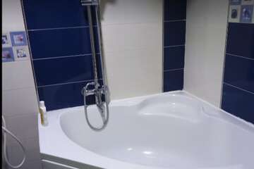 Deep soaking bathtub
