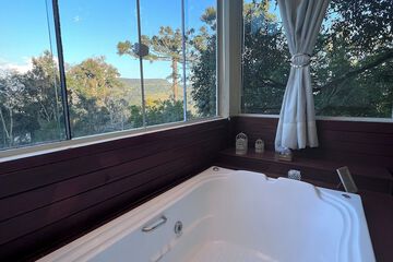 Private spa tub