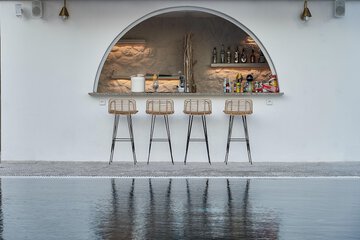 Poolside bar