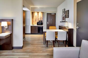 Room 42 of 94