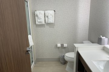Room 11 of 40