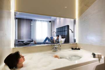 Jetted tub