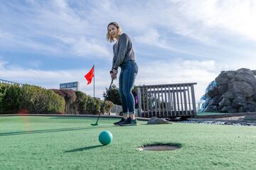 Mini-golf