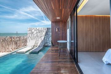 Beach/ocean view